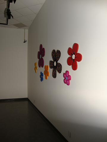 install - wallflowers (22).JPG - all the flowers on the wall!